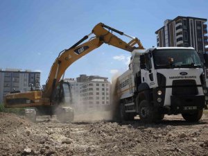 Karaköprü’de Üstyapı Ve Yol Çalışmaları Sürüyor