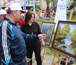 Rize'de Genç Ressamlardan Resim Sergisi