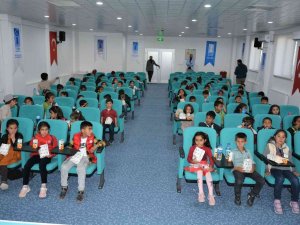 Tuşba Belediyesi Öğrencileri Sinemayla Buluşturmaya Devam Ediyor