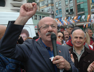 Bekaroğlu'ndan Jet Hızıyla Basın Toplantısı