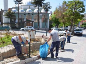 Emet Belediyesinden Çevre Düzenleme Ve Temizlik Çalışmaları