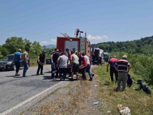 Kontrolden Çıkan Araç Dereye Düştü: 1 Kişi Halatla Kurtarıldı