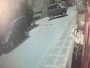 Ümraniye’de Lüks Cipin Bina Boşluğuna Düştüğü Anlar Kamerada