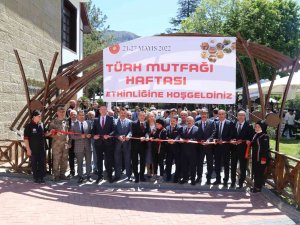 Gümüşhane’de Eğitim Gören Yabancı Uyruklu Öğrenciler Türk Yemeklerini Çok Sevdi