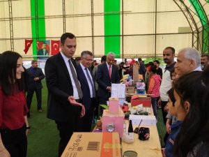 Öğrenciler Atık Maddelerden Sergi Açtı