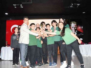Milas’ta Matematik Ligi’nde Şampiyon Merkez Ortaokulu Oldu