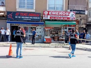 İ̇zmir’de İki Grup Arasında Silahlı Kavga: 3 Yaralı