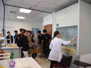 Liseli Öğrenciler Düzce Üniversitesi’ni Gezdi