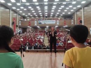 Eyyübiye’de Okullar Arası Koro Ve Halk Oyunları Yarışması