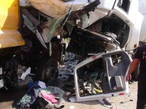 Gaz Tankeri İle Kamyon Çarpıştı, Ortalık Savaş Alanına Döndü: 1 Yaralı