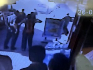 Kadıköy’de Binanın Çökme Anı Ve Yaşanan Panik Kamerada