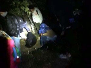 Çanakkale’de Ekin Tarlasında Saklanan 26 Düzensiz Göçmen Yakalandı