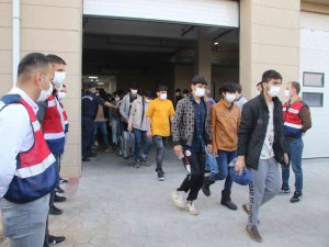Kocaeli’de Yakalanan 400 Düzensiz Göçmenden 272’si Sınır Dışı Ediliyor