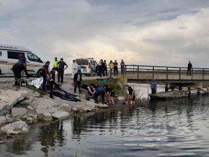 Serinlemek İçin Girdikleri Nehirden Cansız Bedenleri Çıktı