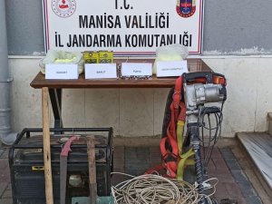 Defineciler Sınır Tanımıyor: Bu Kez Patlayıcıyla Yakalandılar