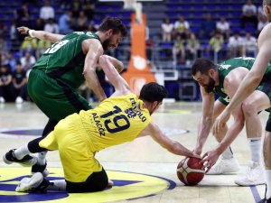 Ing Basketbol Süper Ligi Play-off: Fenerbahçe Beko: 81 - Darüşşafaka: 82