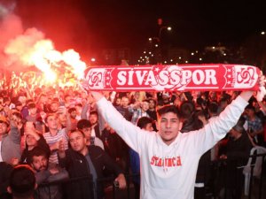 Sivas’ta Kupa Coşkusu Şenliğe Dönüştü