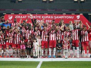 Sivasspor Kupasını Aldı
