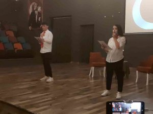 Kendi Yazdıkları Oyunu Sahnelediler