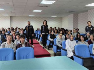 Erzincan’da Öğrencilere Suçtan Korunma Yöntemleri Anlatılıyor