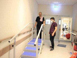 Omurgada Gelişen Kırık Nedeniyle Yürüyemiyordu, Fizik Tedavi İle Yeniden Yürümeye Başladı