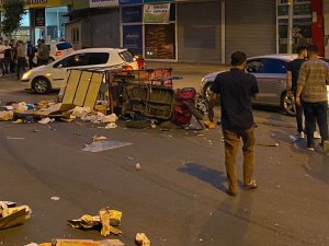 Kağıt Toplama Aracı İle Otomobil Çarpıştı: 1 Yaralı