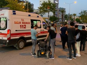 Otomobil Yayaya Çarptı: 1 Yaralı