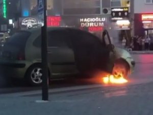 Seyir Halindeki Otomobil Alev Alev Yandı