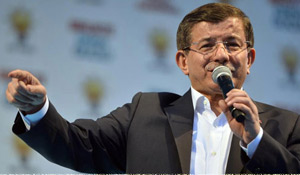 Davutoğlu'ndan balkon konuşması: 'Seçimin galibi AK Parti'dir'