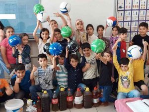 Diyarbakırlı Öğrenciler Atık Yağları Okula Götürdü, Topu Kaptı