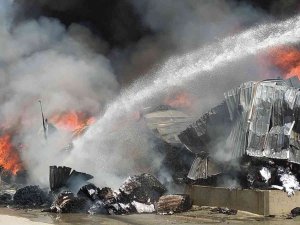 Uşak’ta Tekstil Fabrikasında Yangın