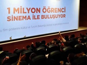 Bayburt’ta Sinemaya Hiç Gitmeyen 15 Okuldan 1600 Öğrenci Sinemaya Götürüldü