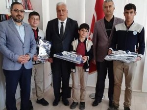 Bayburt’ta Yarışmalarda Derece Elde Eden Öğrenciler Ödüllendirildi