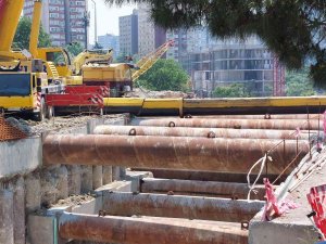 Metro İnşaatındaki Vinç Devrildi