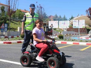 Yozgat’ta Köy Okulu Öğrencilerine Trafik Eğitimi Verildi