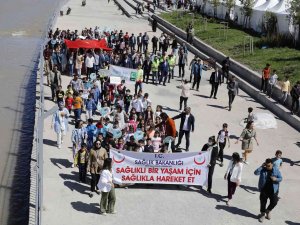 Ağrı’da Sağlıklı Yaşam Yürüyüşü Yapıldı