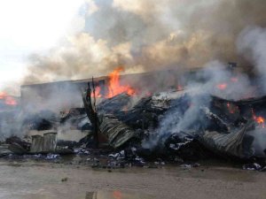 Fabrikada Çıkan Yangın 8 Saat Sonra Kontrol Altına Alındı