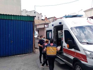 Karısını Sopayla Dövdü, Polisten Kaçamadı