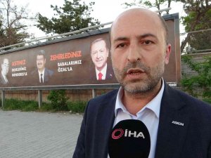 Chp’nin Kampa Girdiği Van’da "Menderes’i Astınız, Özal’ı Zehirlediniz, Erdoğan’ı Yedirmeyiz" Afişleri