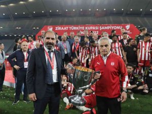 Rıza Çalımbay, ‘Göreve Hazırım’ Mesajı Verdi