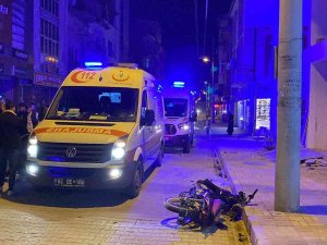 İ̇ki Motosiklet Kafa Kafaya Çarpıştı: 4 Yaralı