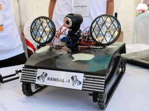 Sivaslı Öğrenciler Kangal Kadar Sadık Robot Yaptı