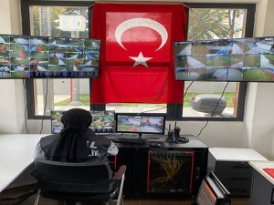 Zeytinburnu’nda Parklarda 7 Gün 24 Saat Huzur Denetimi