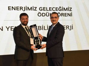Türkiye Enerji Ve Doğal Kaynaklar Zirvesi’nde Ti̇kav İle Akfen Yenilenebilir Enerji’ye Ödül