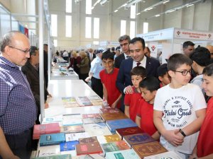 Karaman Belediyesi 2. Kitap Günleri Açıldı