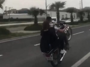 Trafikte Yaptığı Tehlikeli Hareketleri Sosyal Medyada Paylaştı