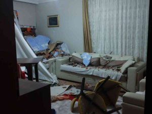 Freni Tutmayan Otomobil Eve Daldı