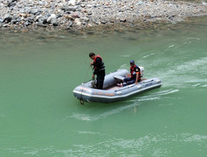 Çoruh Nehri'ne Düşen Üniversite Öğrencisini Rize Deniz Polisi Arıyor