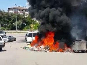 Sanayideki Çöpler Alev Aldı, Araçlar Yanmaktan Son Anda Kurtuldu