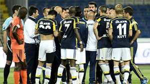 Fenerbahçe'de 4 Futbolcu, Bilerek mi Kırmızı Kart Gördü